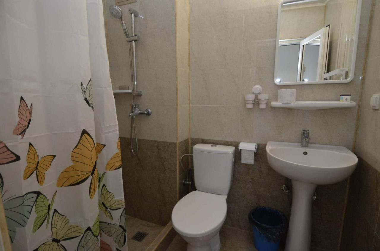 Отель Vila Rara Костинешти Экстерьер фото